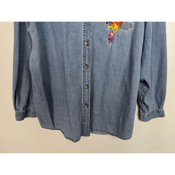 Disney VTG Y2K XL Winnie The Pooh Embroidered Chambray Denim Button Up Shirt Top - Picture 4 of 8